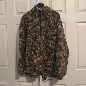 Camouflage fleece quarter zip. 2XL